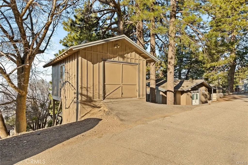 31531 Ocean View Drive, Running Springs, CA 92382 - Photo 3 of 37, Running Springs, CA