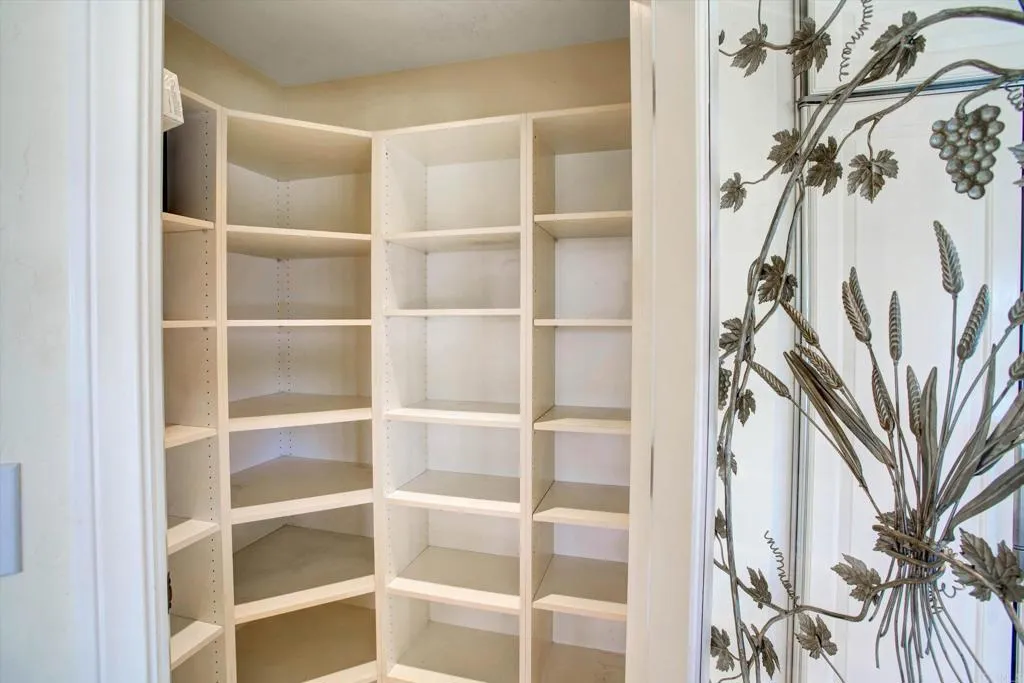 https://cdn.realtyfeed.com/cdn/127/306747335/3bf8a8ce9da320aee005f2a41f1c0e7d.webp