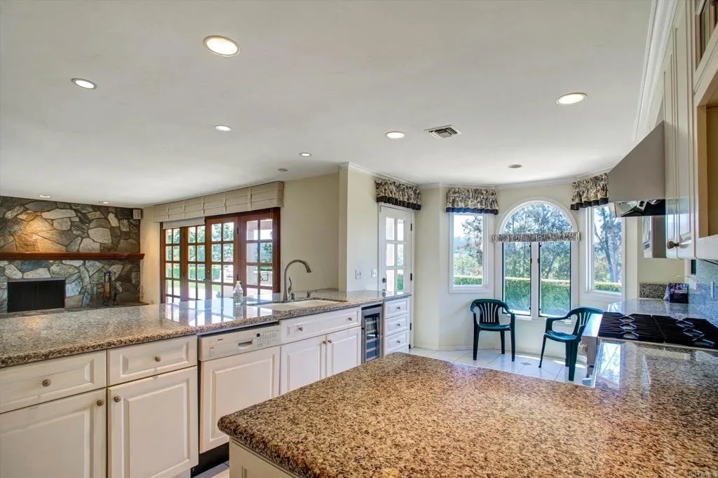 https://cdn.realtyfeed.com/cdn/127/306747335/479dfd0cc19a3ac0c13d0ed76807ad28.webp