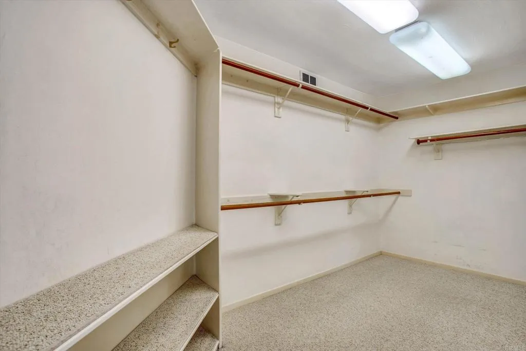 https://cdn.realtyfeed.com/cdn/127/306747335/da216c50151ae0510d5442160e65adf8.webp
