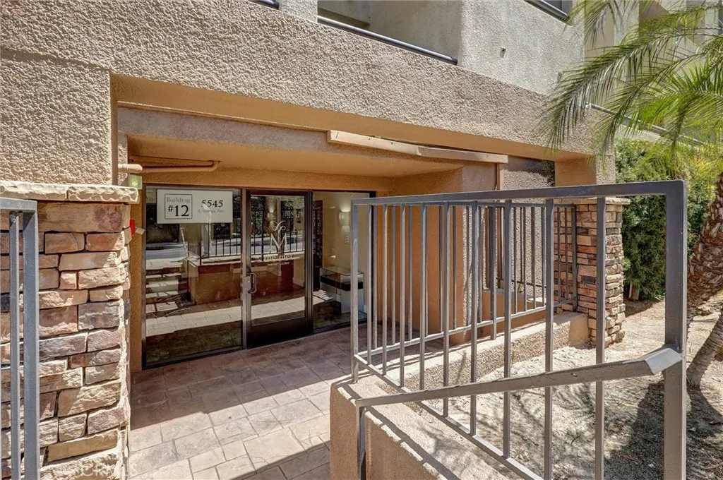 5545 Canoga Avenue Unit 220, Woodland Hills, CA 91367 - Photo 4 of 47, Woodland Hills, CA