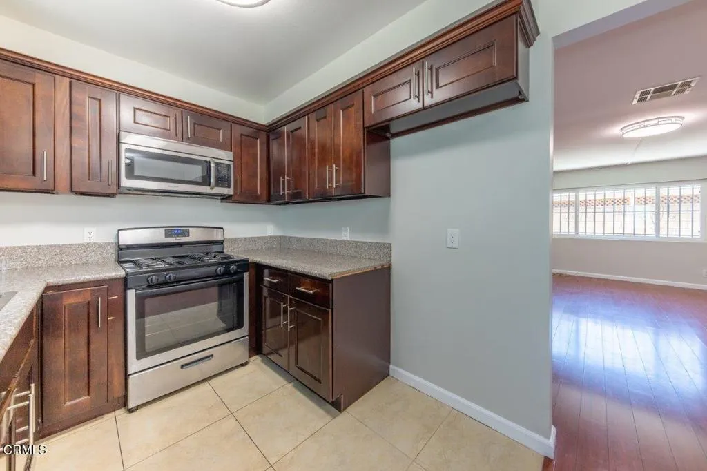 6741 Nagle Avenue, Los Angeles, CA 91401 - Photo 4 of 9, Los Angeles, CA