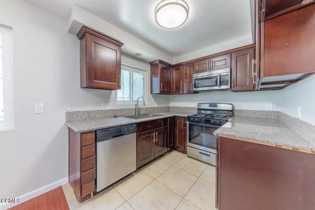 6741 Nagle Avenue, Los Angeles, CA 91401 - Photo 3 of 9, Los Angeles, CA