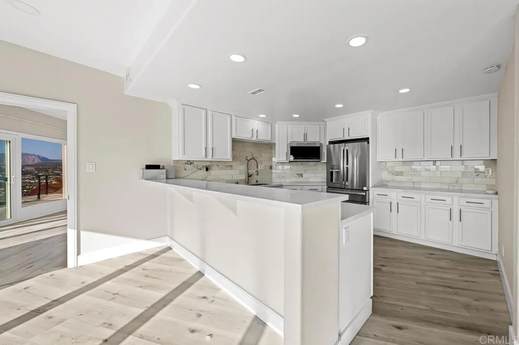 https://cdn.realtyfeed.com/cdn/127/306747377/1a892770c34b5b3887bb1ede8d3ce1b0.webp