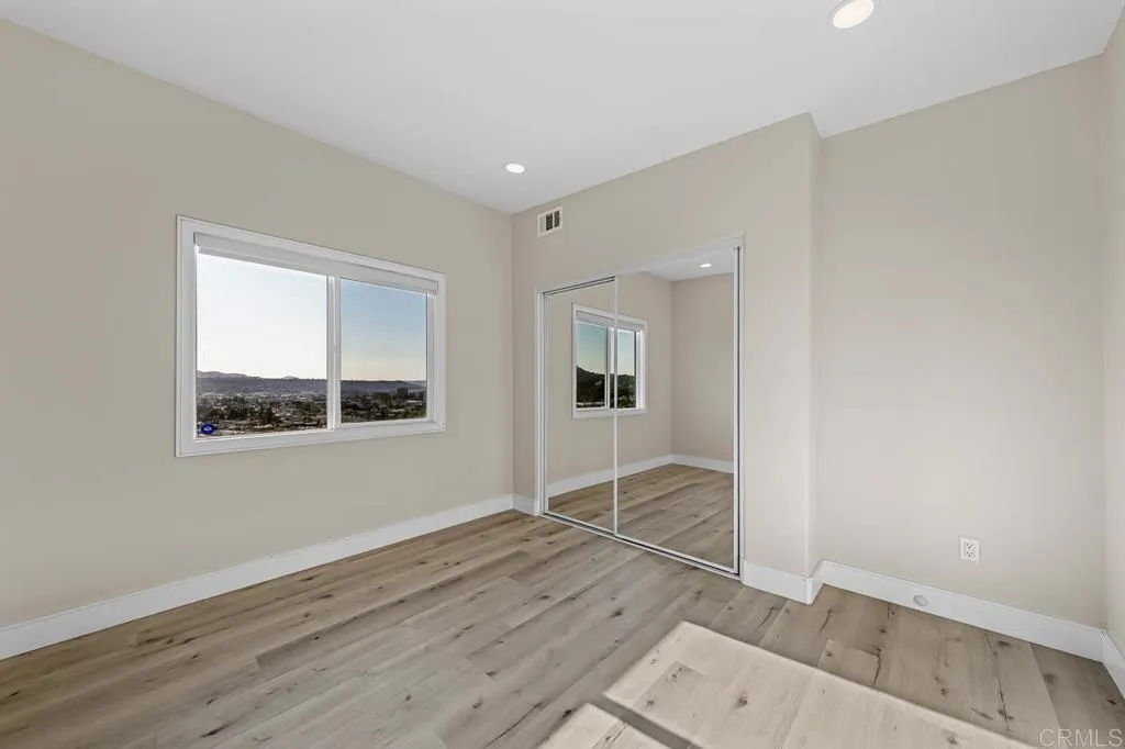 https://cdn.realtyfeed.com/cdn/127/306747377/42f9263bdbad3960853ae7a4c4ac3c45.webp