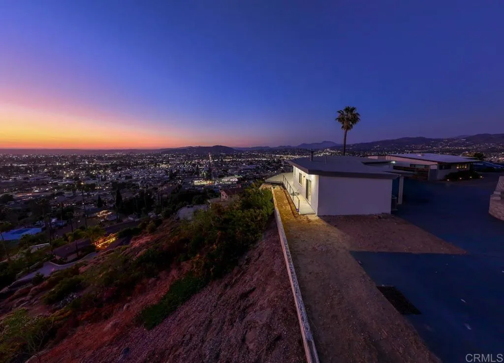https://cdn.realtyfeed.com/cdn/127/306747377/4e4057956966f4ed25c9281cc2bc8f1e.webp