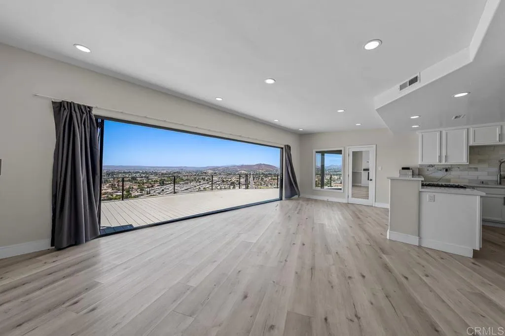https://cdn.realtyfeed.com/cdn/127/306747377/4f046b2d27bbb7b08f3171ab16f95419.webp