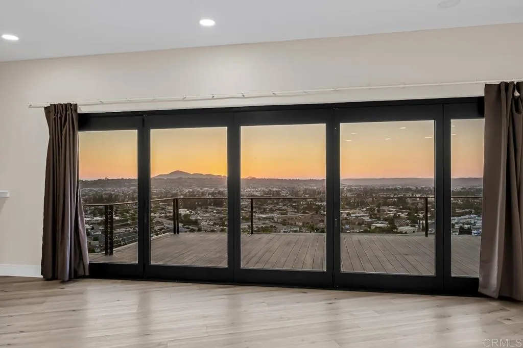 https://cdn.realtyfeed.com/cdn/127/306747377/6c9986e4e047fc4a650c23bd707ca8a3.webp
