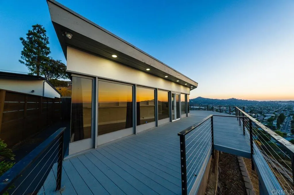 https://cdn.realtyfeed.com/cdn/127/306747377/71ff1e3018c7d9fc42bf1b065c784857.webp