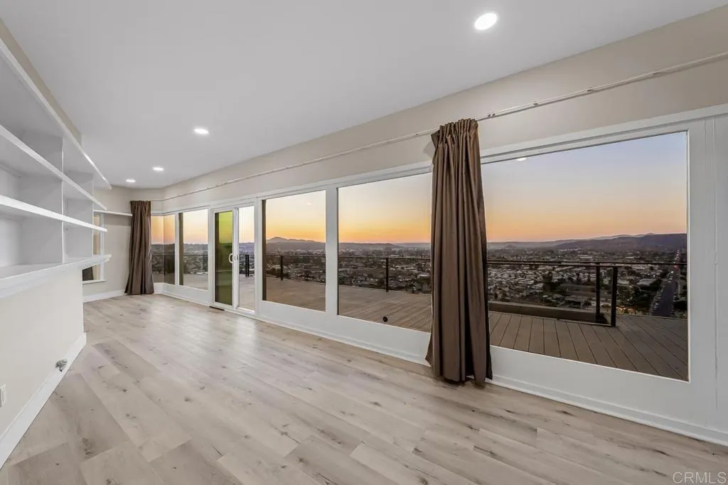 https://cdn.realtyfeed.com/cdn/127/306747377/cb57f98f1da5abaf21a580992ad1fa9f.webp