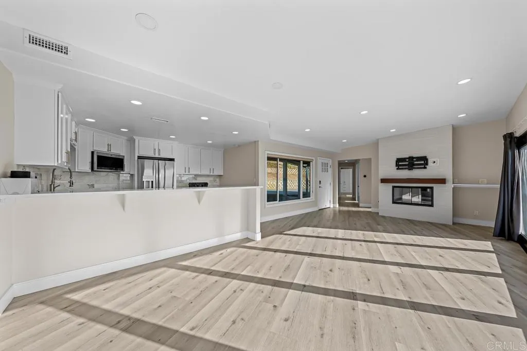 https://cdn.realtyfeed.com/cdn/127/306747377/f03fef9cad0d2934e5636ffb7b5c1ad7.webp