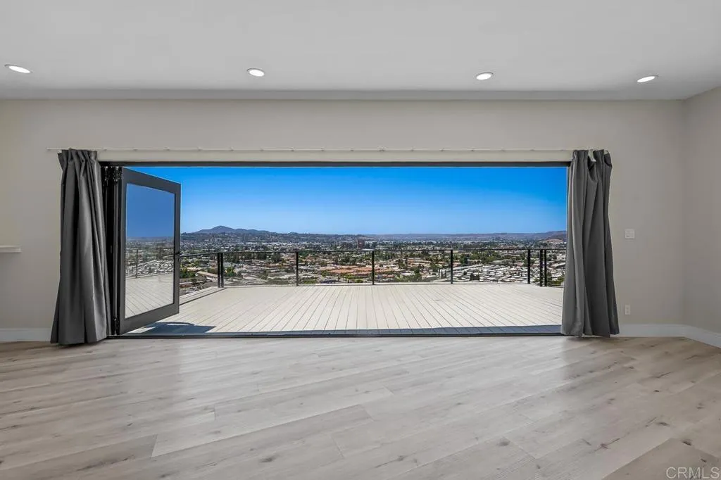 https://cdn.realtyfeed.com/cdn/127/306747377/f4cbcd97ea13a6fe08aee639205d7ac2.webp