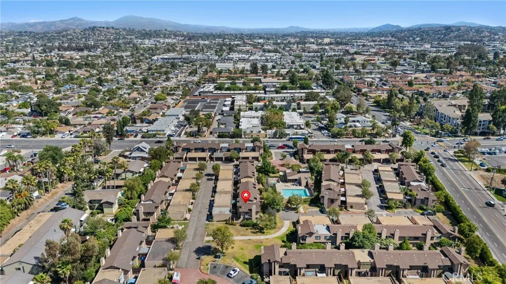 https://cdn.realtyfeed.com/cdn/127/306747381/4ca828dfcdb1cc2b8a55ca4170091b5f.webp