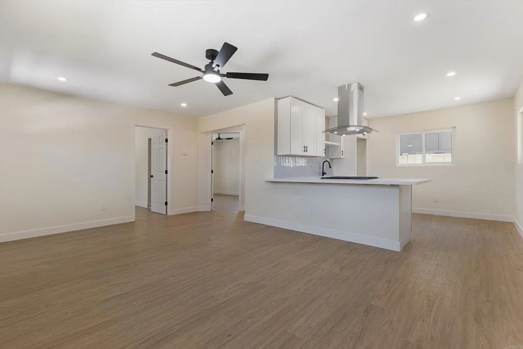 https://cdn.realtyfeed.com/cdn/127/306747383/233ce34003f1985b9d96cbb7c900b2d9.webp