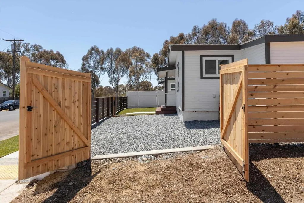 https://cdn.realtyfeed.com/cdn/127/306747383/3db1df7e39dc9bffdf7c4e53cc7891c0.webp