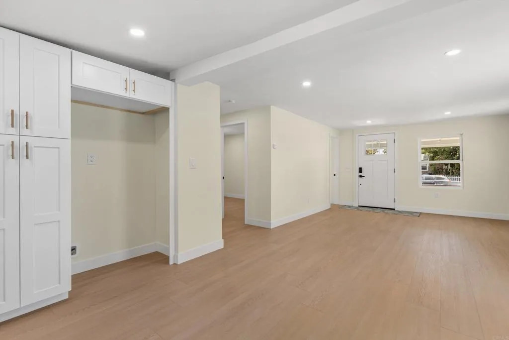https://cdn.realtyfeed.com/cdn/127/306747383/d37e517a28fa9c6b291a91fb3a3333c0.webp