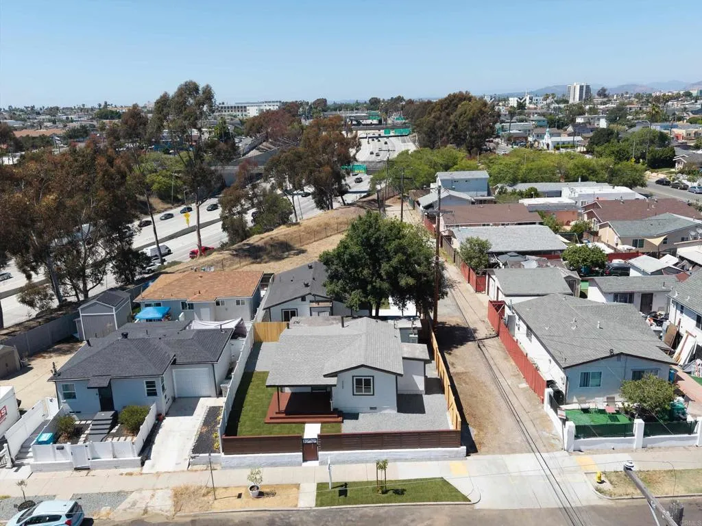 https://cdn.realtyfeed.com/cdn/127/306747383/f9841cbbfb6f13151897cd0748093668.webp