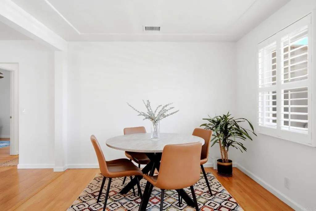 https://cdn.realtyfeed.com/cdn/127/306747386/48b0ce50058a22b6386fff739655e736.webp