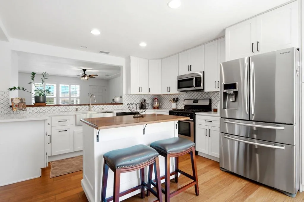 https://cdn.realtyfeed.com/cdn/127/306747386/ae19b630541e6ec4a3a93c7507c60ce4.webp