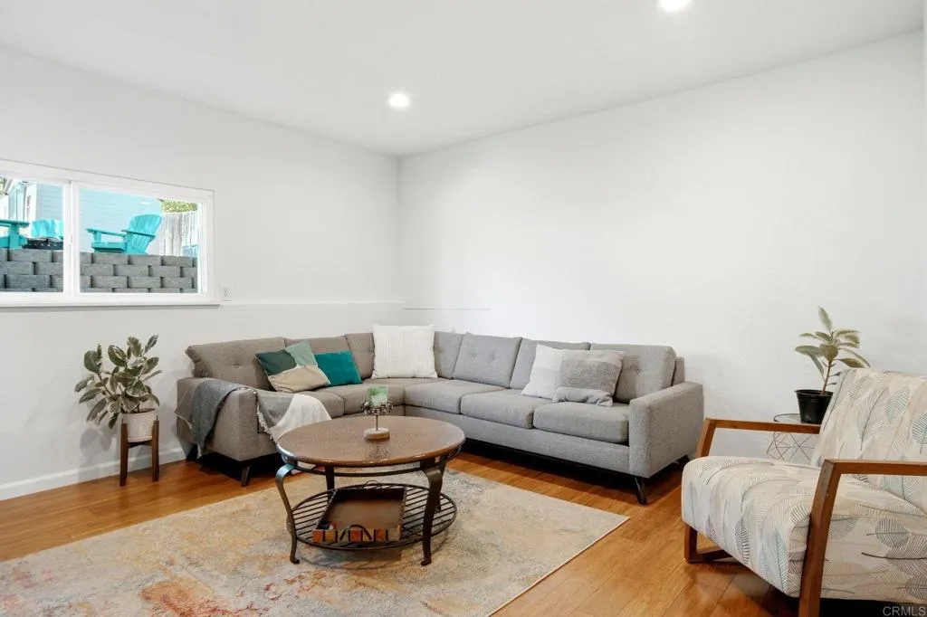 https://cdn.realtyfeed.com/cdn/127/306747386/ebc1dfae914e596aac59bf9c13e49e80.webp