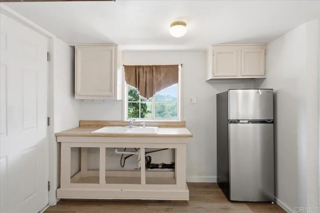 https://cdn.realtyfeed.com/cdn/127/306747388/1d82eecc984fb78ddc3805b6e0152b67.webp