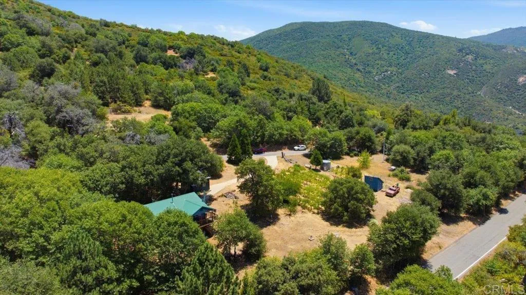 https://cdn.realtyfeed.com/cdn/127/306747388/55cde5d4e8e0e63f5b26819a7331fec8.webp