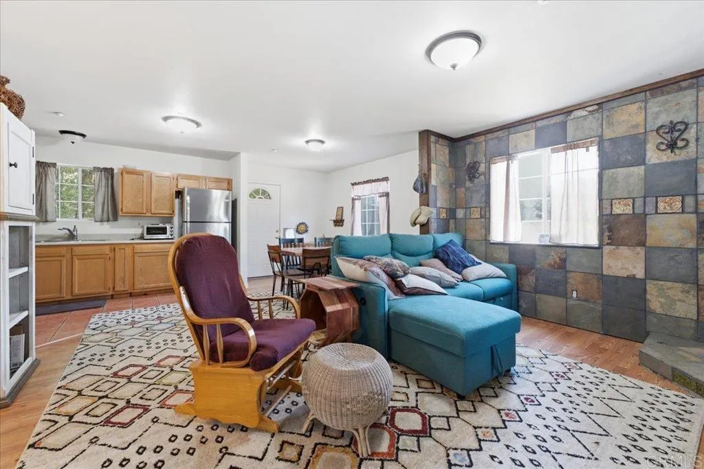 https://cdn.realtyfeed.com/cdn/127/306747388/947412cdf04d04d77705d3217de48f29.webp