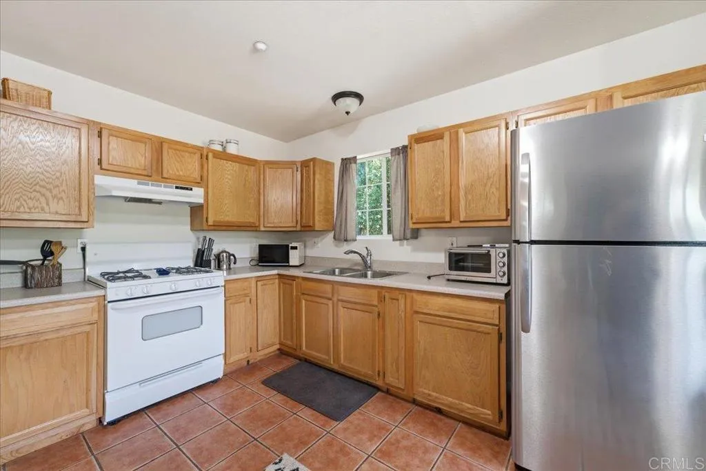 https://cdn.realtyfeed.com/cdn/127/306747388/99dfa96edd36c09a37cee05acc0be445.webp