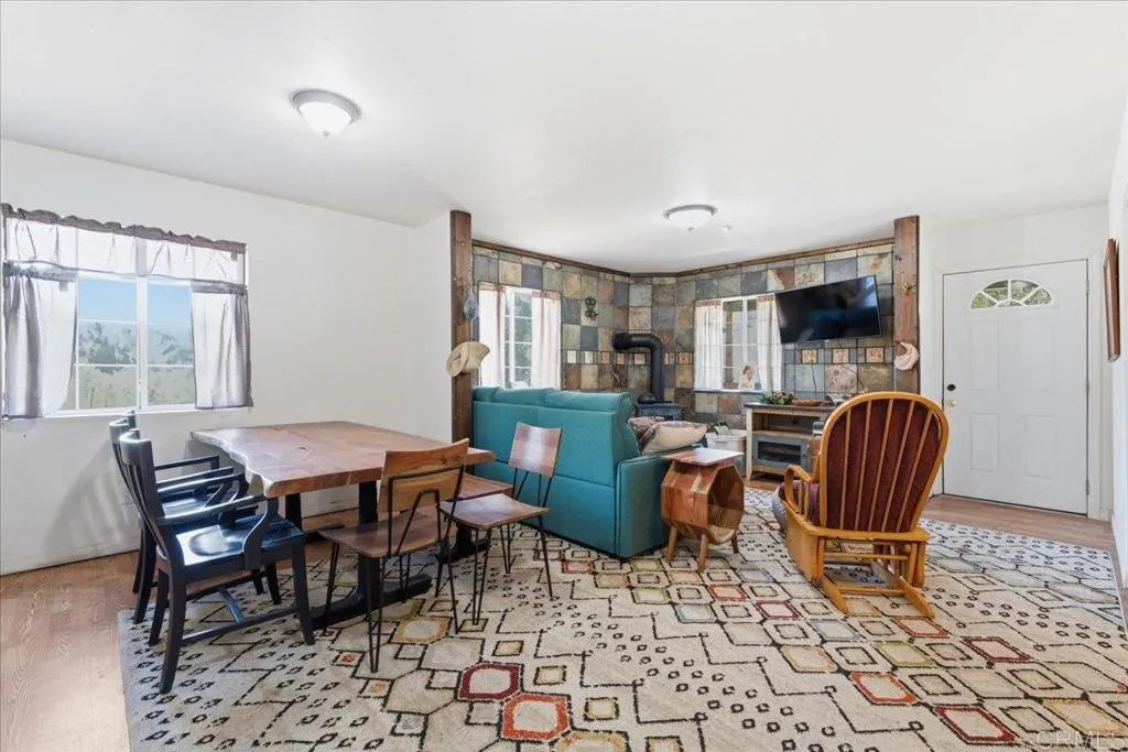 https://cdn.realtyfeed.com/cdn/127/306747388/fb06e7b797319d0a77c54caf250a4c31.webp