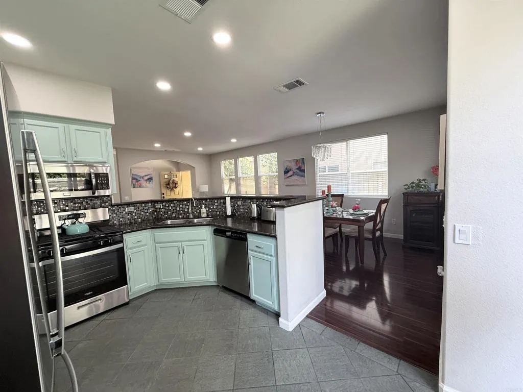 Photo #2: PTP2604695 Listing: Photo #2