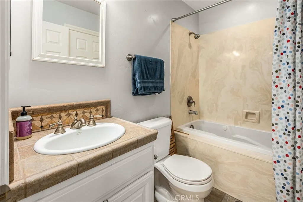https://cdn.realtyfeed.com/cdn/127/306747412/082b572230c8e9967f6f524245616e6e.webp