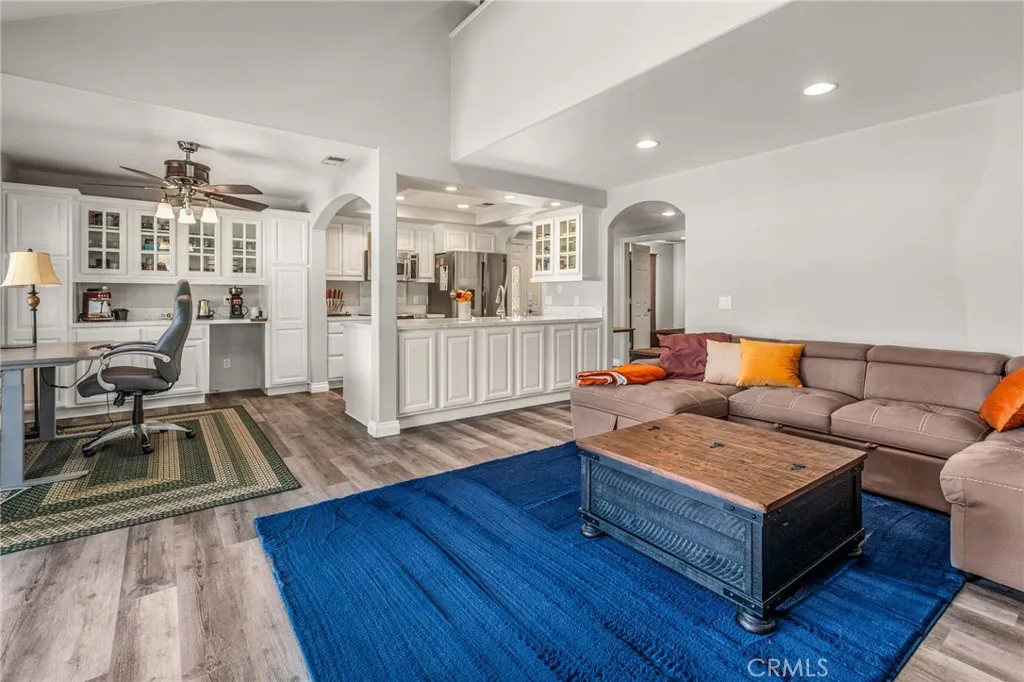 https://cdn.realtyfeed.com/cdn/127/306747412/718db650c8a2eced3266b2f59f6f353d.webp