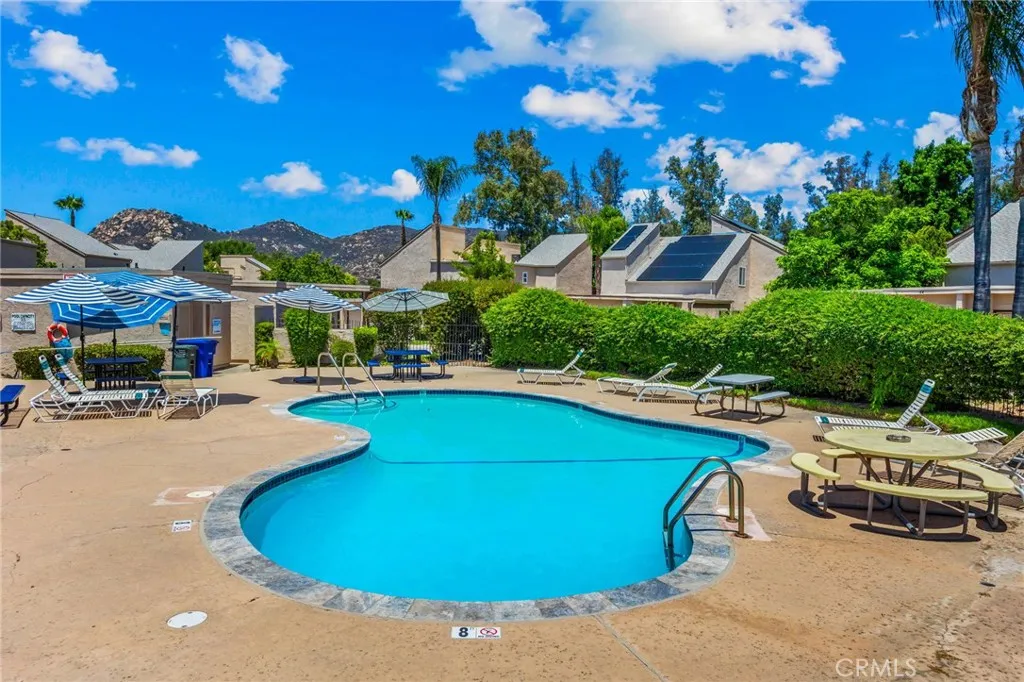 https://cdn.realtyfeed.com/cdn/127/306747412/cec3228a5fe42e89ca13d8eaca27eb95.webp