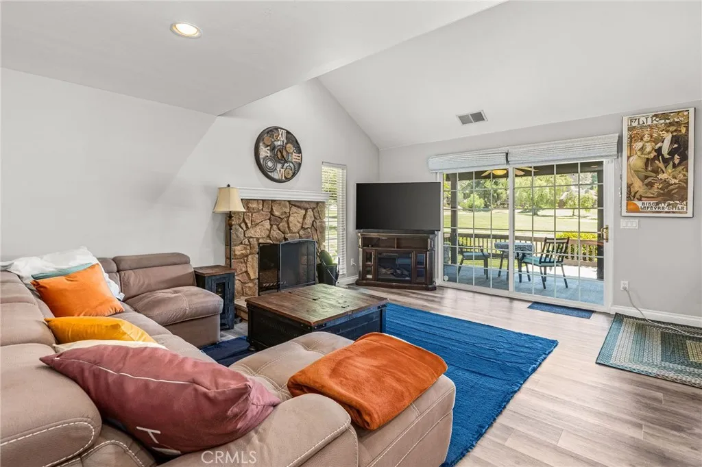 https://cdn.realtyfeed.com/cdn/127/306747412/f73d8f0c8a8b36dec687a2966f572f96.webp