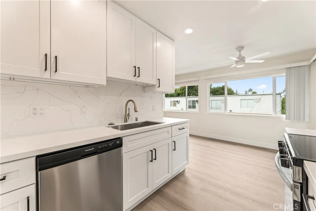 5409 Radford Avenue Unit 7, Valley Village, CA 91607 - Photo 5 of 24, Valley Village, CA