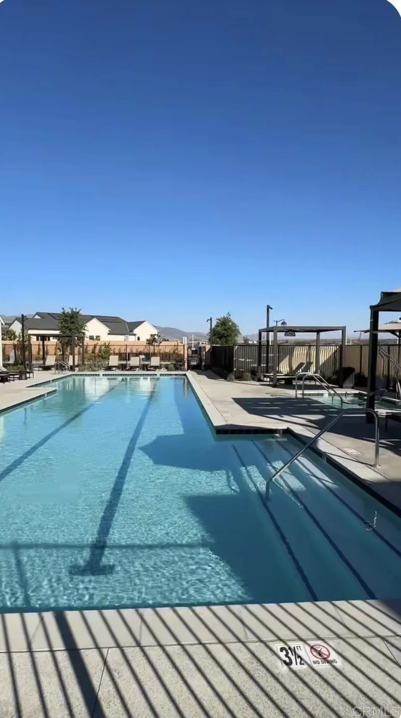 https://cdn.realtyfeed.com/cdn/127/306747436/1bb3eacabab554fdf46d570284d78d3b.webp