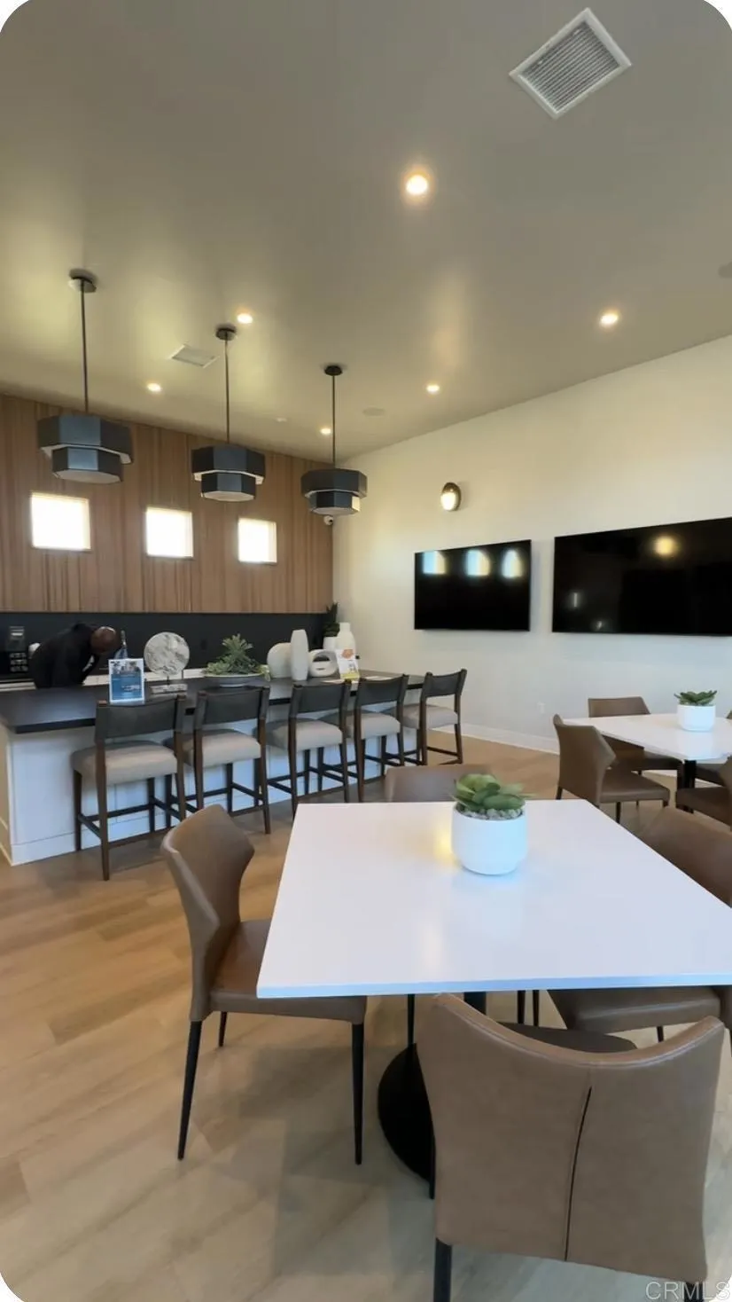 https://cdn.realtyfeed.com/cdn/127/306747436/295e8c585e08bc7228d9bbd1337350dd.webp
