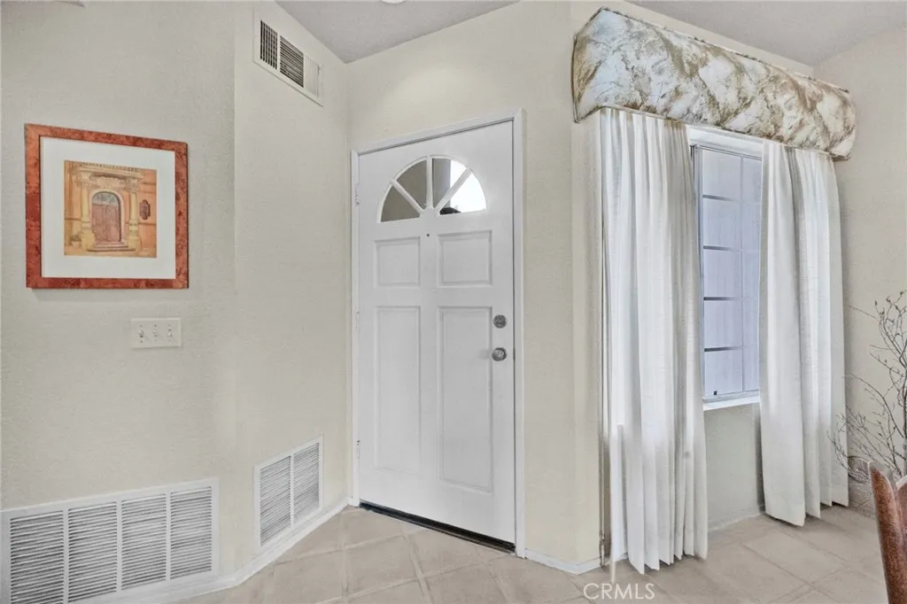 10 Agostino, Irvine, CA 92614 - Photo 4 of 34, Irvine, CA