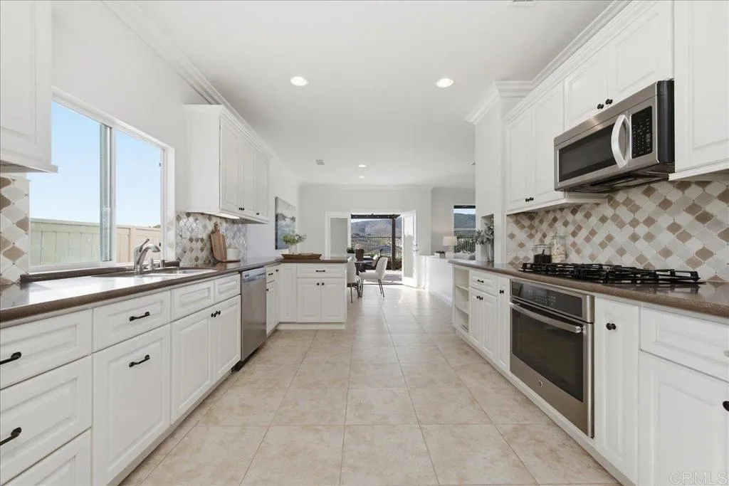 https://cdn.realtyfeed.com/cdn/127/306747508/3a8cd3bc30447dbf3ab34678ea86f0f6.webp