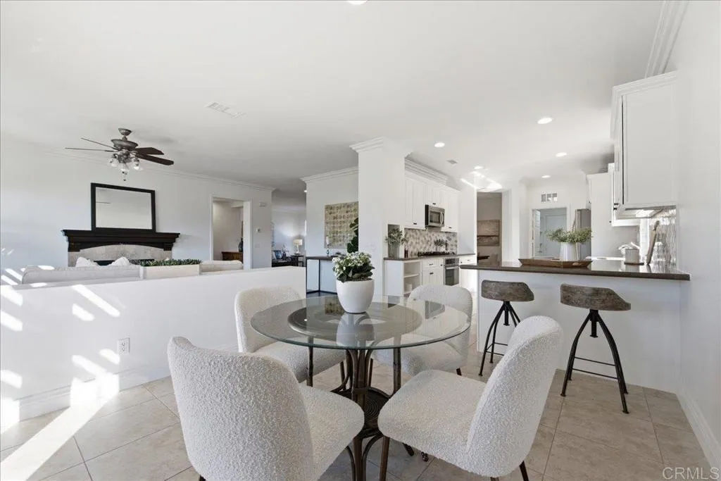 https://cdn.realtyfeed.com/cdn/127/306747508/dd353a499637ab22670b250cc32ea85c.webp
