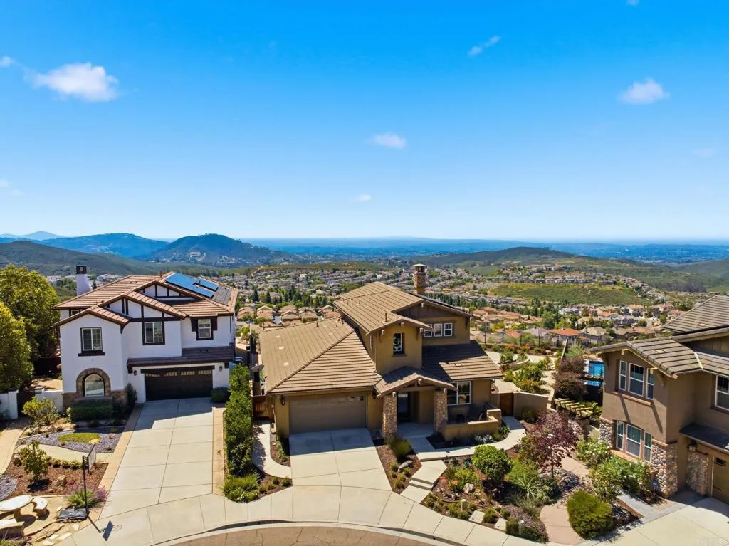 https://cdn.realtyfeed.com/cdn/127/306747568/887c87d9be4a9b9575d96cfbcd45567f.webp