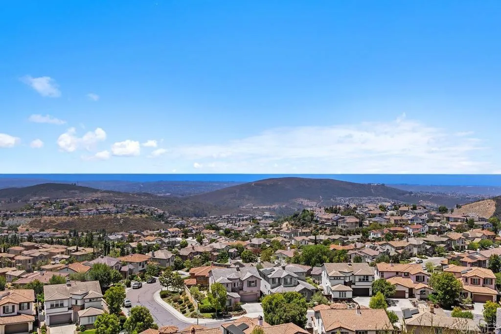 https://cdn.realtyfeed.com/cdn/127/306747568/ba61d33abd51312cafc3cec5eaad7f94.webp