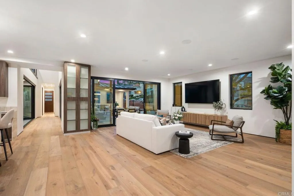https://cdn.realtyfeed.com/cdn/127/306747586/0227235d9430e6e865143c40337bcc41.webp