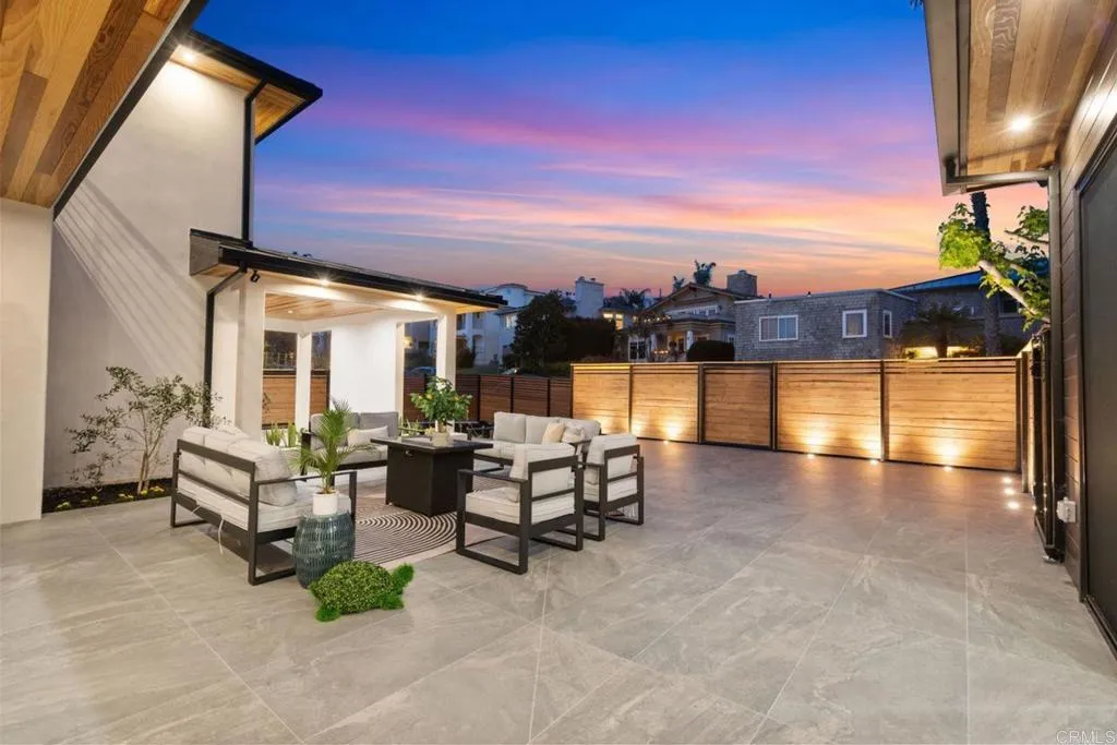 https://cdn.realtyfeed.com/cdn/127/306747586/42dedb8cd58aee48c7b7997f826d21a5.webp