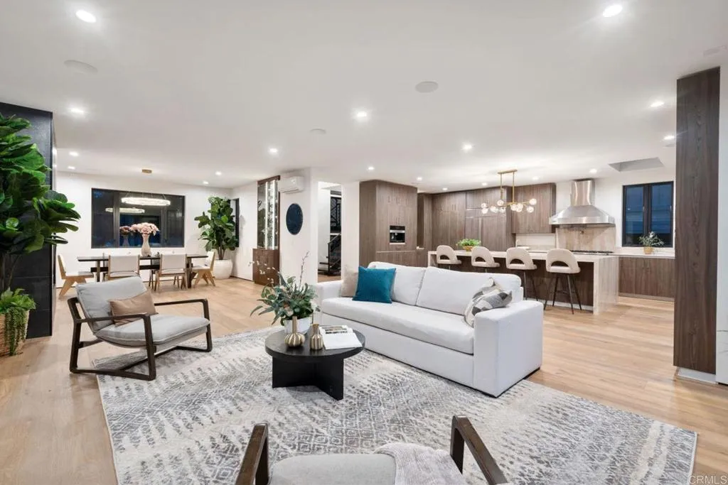 https://cdn.realtyfeed.com/cdn/127/306747586/8a82285cf5411d003efd8b80beb67de5.webp
