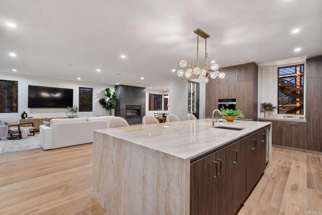 https://cdn.realtyfeed.com/cdn/127/306747586/e7d5998f8a2e366a6974556edc65984b.webp