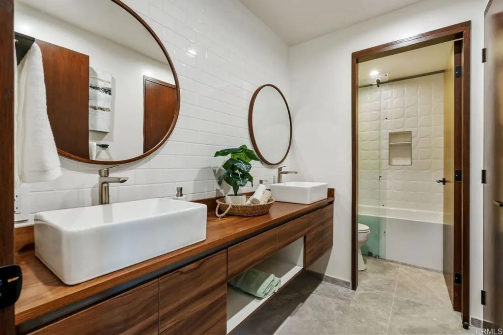 https://cdn.realtyfeed.com/cdn/127/306747586/f2403ae2406ab1b96018ac098c2157e5.webp
