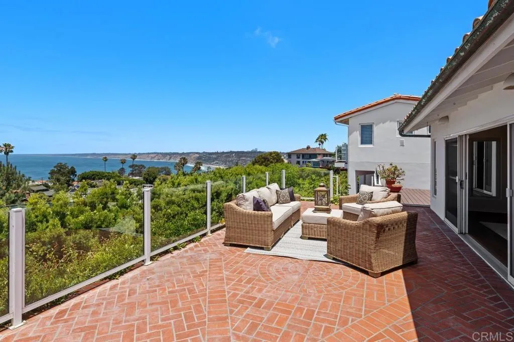 https://cdn.realtyfeed.com/cdn/127/306747658/40ec0fd1bc1633c30422585b73f743a2.webp