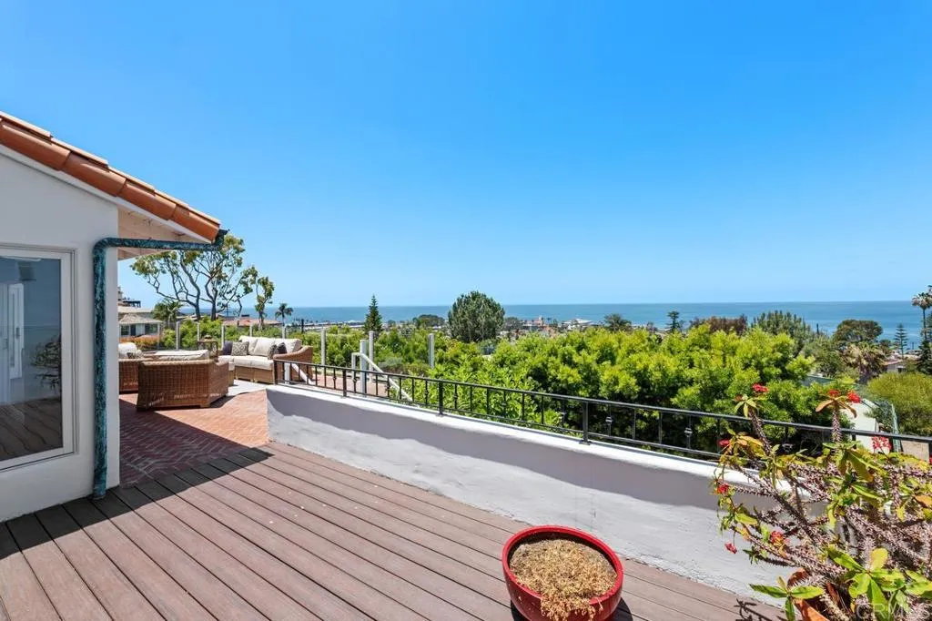 https://cdn.realtyfeed.com/cdn/127/306747658/5151295cd53467b7f27906d8f94bc6c6.webp