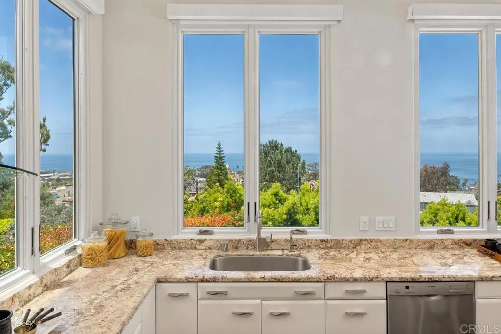 https://cdn.realtyfeed.com/cdn/127/306747658/5c25e3bfc078e39b29ccd31ea068a6c8.webp